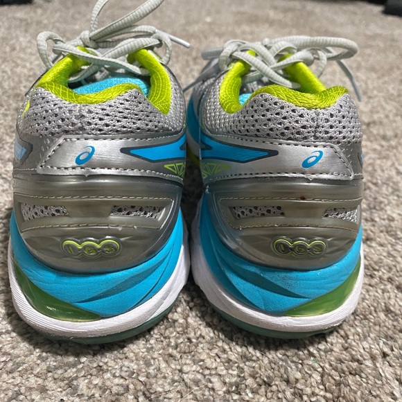 Running shoes - Picture 3 of 5